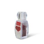 زعفران نگین ۳ گرمی در بسته‌بندی شفاف با طرح قلب عاشقانه، مناسب برای هدیه‌های لوکس و خاص