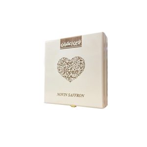 باکس چوبی بسیار زیبا حاوی ۵۰ کپسول پودر زعفران خالص با طراحی سنتی و الهام از هنر ایرانی